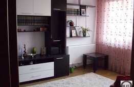 Apartament cu 2 camere,  decomandat, zona strazii Eroilor