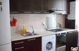 Apartament cu 2 camere,  decomandat, zona strazii Eroilor