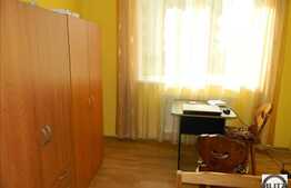 De vanzare 2 camere, 51 mp, decomandat, zona strazii Florilor! Cu parcare!