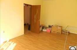 De vanzare 2 camere, 51 mp, decomandat, zona strazii Florilor! Cu parcare!