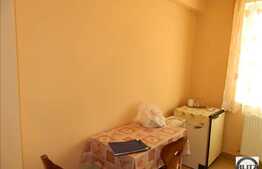 De vanzare 2 camere, 51 mp, decomandat, zona strazii Florilor! Cu parcare!