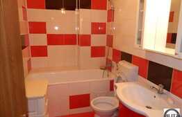 De vanzare 2 camere, 51 mp, decomandat, zona strazii Florilor! Cu parcare!