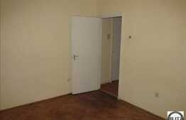 De vanzare 2 camere, 51 mp, etaj intermediar, boxa la subsol, zona Alverna!