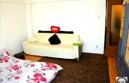 Apartament de inchiriat cu 1 camera, decomandat, 42 mp, zona Piata Cipariu!