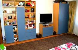 Apartament de inchiriat cu 1 camera, decomandat, 42 mp, zona Piata Cipariu!