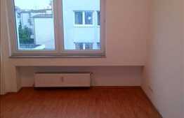 Vanzare apartament cu 3 camere , 31 mp cota parte curte, zona Teatrul National