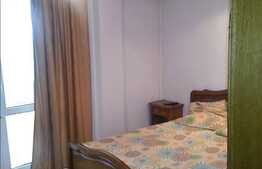 Vanzare apartament cu 3 camere , 31 mp cota parte curte, zona Teatrul National