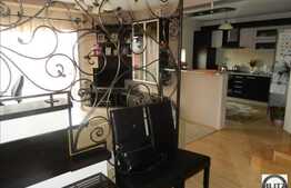 Apartament cochet cu scara interioara, 3 camere, 80 mp, zona Tautiului! Parcare!