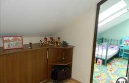 Apartament cochet cu scara interioara, 3 camere, 80 mp, zona Tautiului! Parcare!