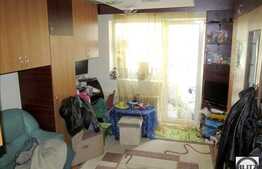 De vanzare apartament 2 camere, 44 mp utili, decomandat, zona strazii Busteni!