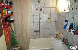 De vanzare apartament 2 camere, 44 mp utili, decomandat, zona strazii Busteni!