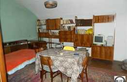 Apartament, 3 camere, 130 mp utili, teren 100 mp, zona strazii Gruia !