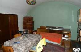 Apartament, 3 camere, 130 mp utili, teren 100 mp, zona strazii Gruia !