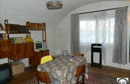 Apartament, 3 camere, 130 mp utili, teren 100 mp, zona strazii Gruia !