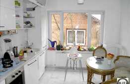 Apartament pe 2 nivele, 135 mp utili, gradina amenajata, locatie de top!