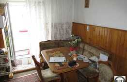 Apartament 2 camere, decomandat, 51 mp, boxa, zona Piata Cipariu