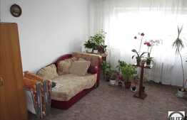 Apartament 2 camere, decomandat, 51 mp, boxa, zona Piata Cipariu