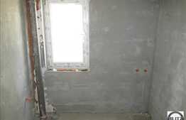 4 camere, 100 mp utili,decomandat, parcare, gradina 130 mp, zona strazii Jiului!