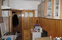 Vanzare apartament 2 camere, 45 mp plus balcon, mobilat, parcare! Zona Real!