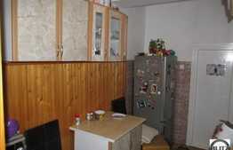 Vanzare apartament 2 camere, 45 mp plus balcon, mobilat, parcare! Zona Real!