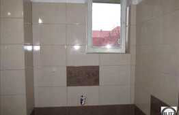 Vanzare apartament 2 camere, 45 mp plus balcon, mobilat, parcare! Zona Real!