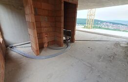 Duplex Select Europa, priveliste superba, 180 mp utili, 230 mp teren, 60mp terase, 140 mp demisol, semifinisat