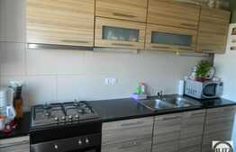 Vanzare 1 camera, decomandat, 40 mp utili + POD, balcon, zona Florilor!