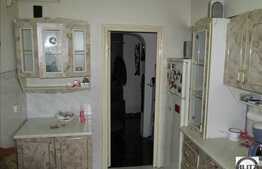 Apartament 3 camere, 65 mp, boxa la subsol, zona strazii Bucuresti