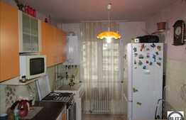 Apartament 3 camere, 65 mp, decomandat! Boxa la subsol! Zona strazii Fabricii!