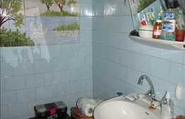 4 camere, decomandat,94 mp, 2 balcoane, etaj intermediar, zona strazii Bucuresti