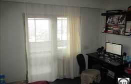 4 camere, decomandat,94 mp, 2 balcoane, etaj intermediar, zona strazii Bucuresti