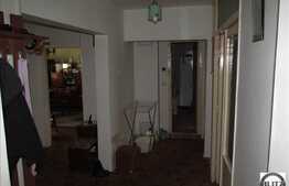 4 camere, decomandat,94 mp, 2 balcoane, etaj intermediar, zona strazii Bucuresti