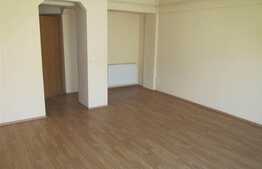 Mansarda inalta, 2 camere, 44.84 mp, balcon! Zona Plopilor! Garaj subteran!