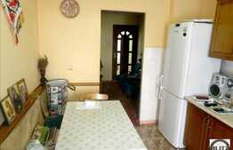 3 camere, 70 mp utili, decomandat, parcare, boxa la subsol, zona strazii Tulcea!