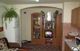 Vanzare 2 camere, decomandat, 50 mp, boxa, pozitionare E-V, zona Iulius Mall!