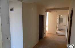 4 camere, 100 mp, curte interioara, 2 balcoane, zona Iulius Mall