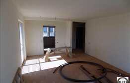 4 camere, 100 mp, curte interioara, 2 balcoane, zona Iulius Mall