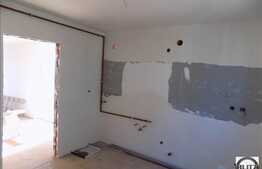 4 camere, 100 mp, curte interioara, 2 balcoane, zona Iulius Mall