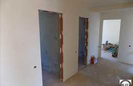 4 camere, 100 mp, decomandat, curte interioara, zona Iulius Mall!