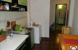 Mansarda cu 2 camere, 48 mp, balcon! Zona Florilor! Decomandat! Cu parcare!