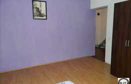 Mansarda cu 2 camere, 48 mp, balcon! Zona Florilor! Decomandat! Cu parcare!