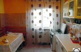 Vanzare 2 camere, decomandat, 56.15 mp, balcon, boxa, zona strazii Fabricii!