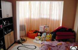 Vanzare 2 camere, decomandat, 56.15 mp, balcon, boxa, zona strazii Fabricii!