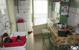 Apartament 2 camere, 50 mp utili, etaj intermediar,decomandat, zona P-ta Abator!