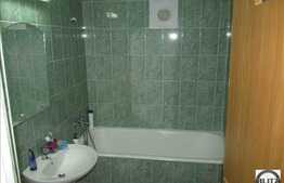 4 camere, decomandat, 80 mp, 2 balcoane, etaj intermediar,zona strazii Teleorman