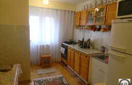 Apartament 3 camere, 65 mp utili, decomandat, zona strazii Intre Lacuri!