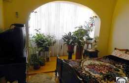 Apartament 3 camere, 65 mp utili, decomandat, zona strazii Intre Lacuri!