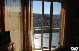 3 camere, semidecomandat, imobil nou, garaj, zona linistita! Mobilat si utilat!