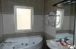 Vanzare 2 camere, 56.5 mp utili, balcon 8 mp! Parcare! Zona strazii Eroilor!