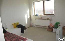 Apartament semifinisat 3 camere, 70 mp, terasa 40 mp, decomandat, zona linistita